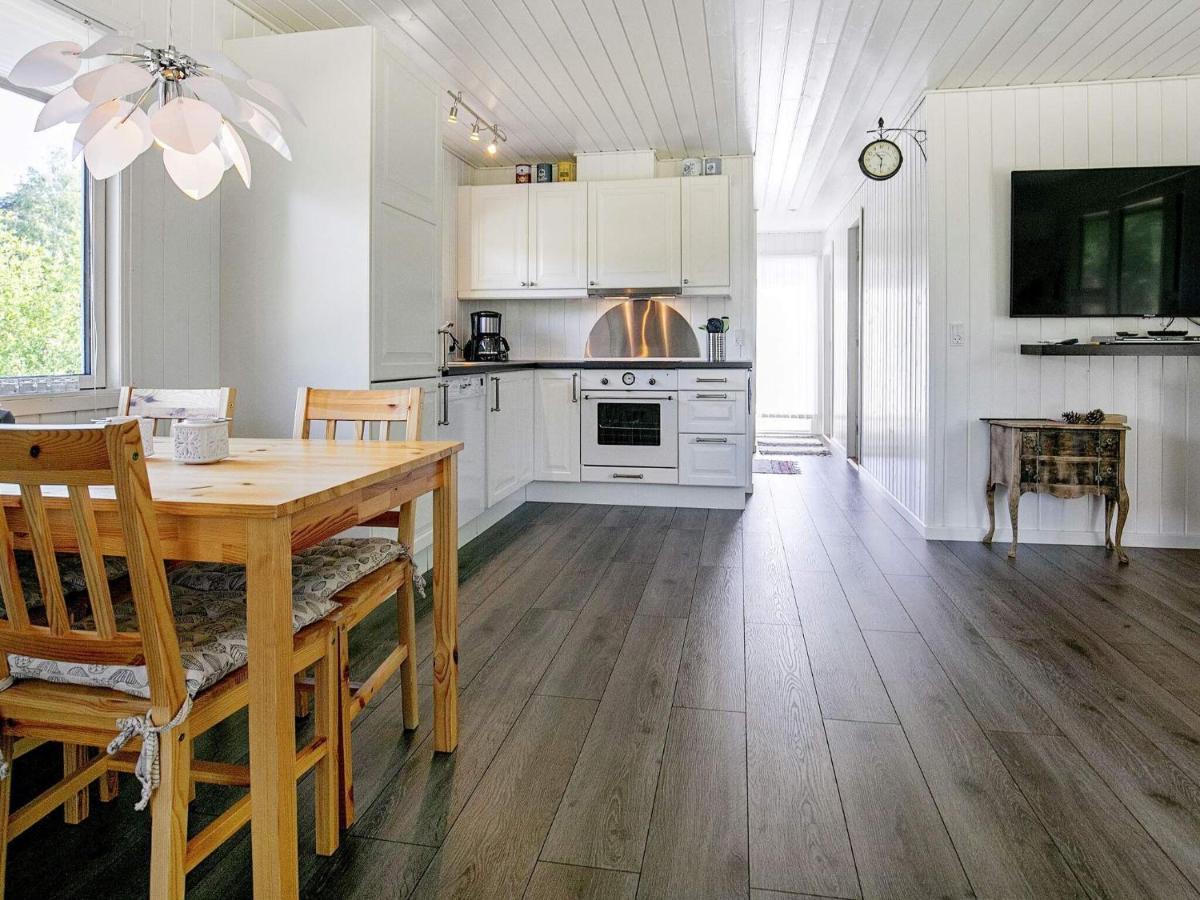 4 Person Holiday Home In L S Laeso Exteriör bild