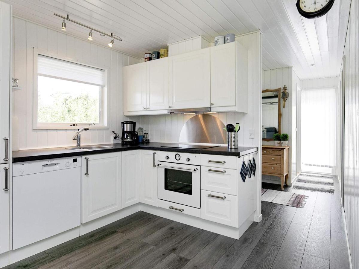 4 Person Holiday Home In L S Laeso Exteriör bild