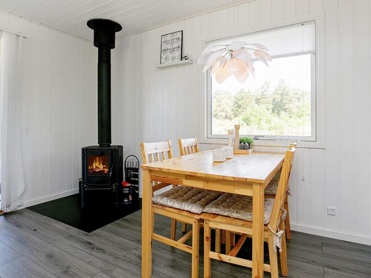 4 Person Holiday Home In L S Laeso Exteriör bild